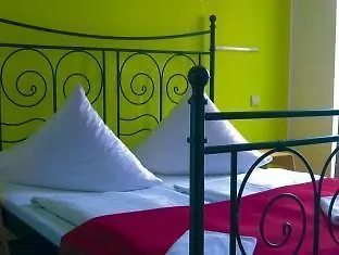 St Christopher's - Mitte